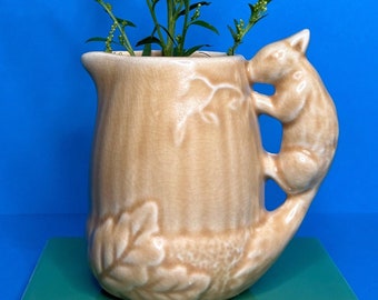 Sylvac Vintage Ceramic Acorn Jug with Squirrel Handle (Small)