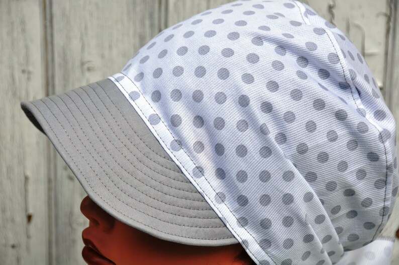 Casquette bandana préformé été en coton blanc à pois gris à visière gris uni pour femme taille unique image 4