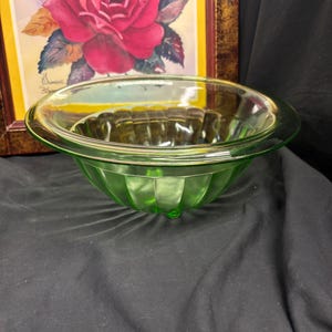 Hazel Atlas Vintage Green Depression Ribbed Glass Bowl