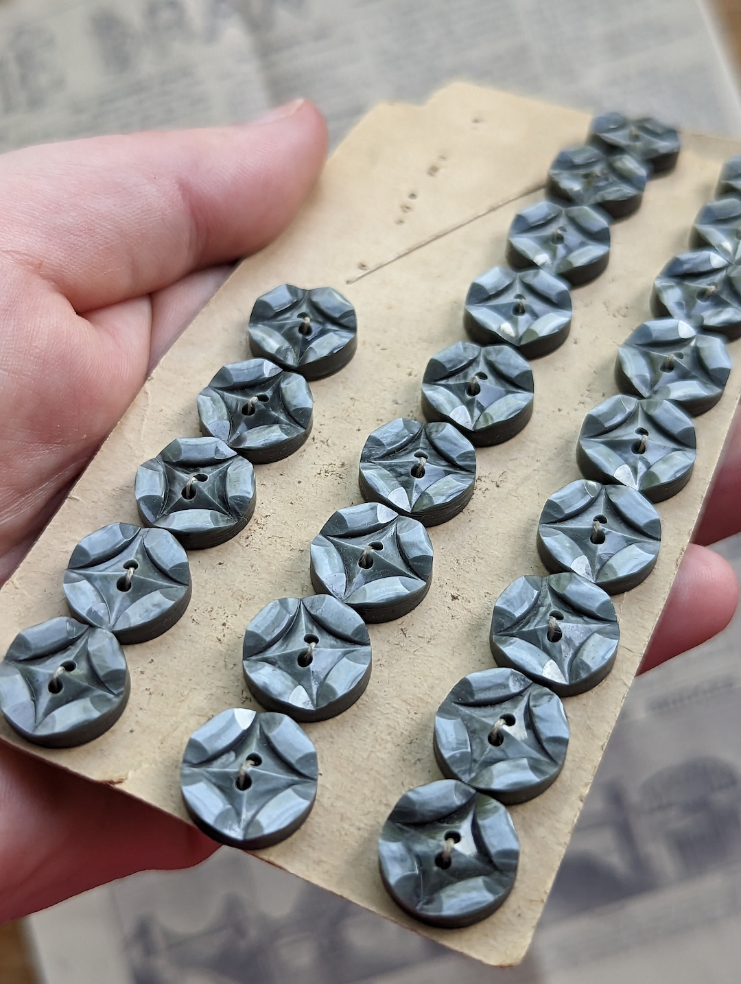 5 white 1940s vtg plastic buttons | 4 hole flat | size 19/0.47