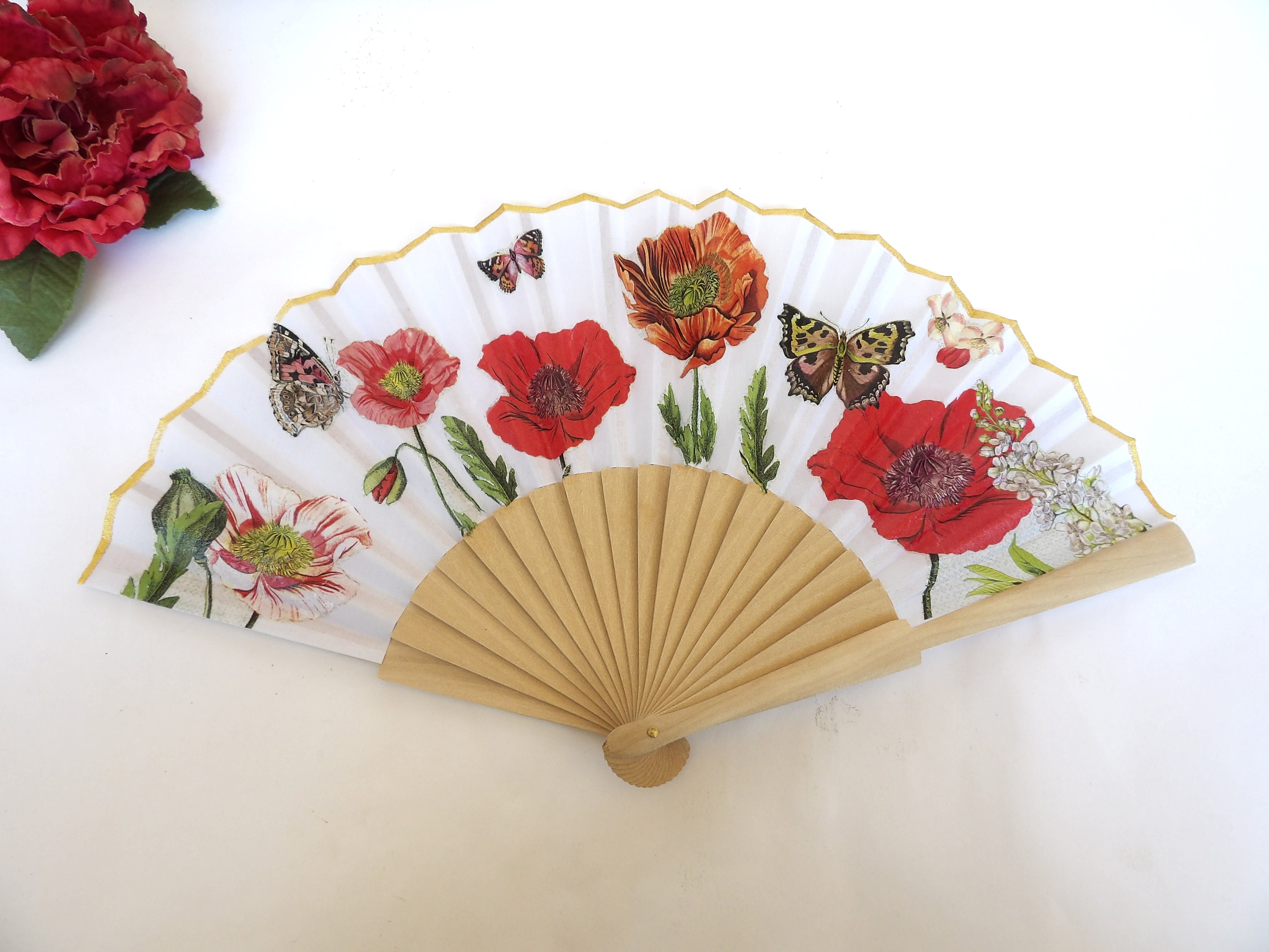 Gucci Red Floral Folding Hand Fan with Beige Frame The Evolution of Hand Fans from 1800s to Today – Fans of Fans main image 3
