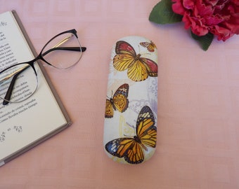 Woman Hard Eyeglasses Case with Butterflies, Hard shell Glasses Case, Reading glasses Holder, Gift for Her, Bag and Purse Item