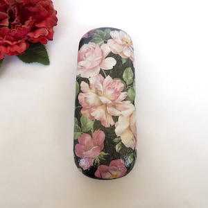 Floral Woman Hard Eyeglasses Case, Roses Flowers Case, Elegant Glasses Case, Reading glasses Holder, Gift for Grandmom, Bag and Purse Item