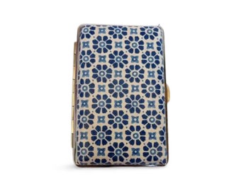 Étui à cigarettes Mediterranean Tiles, boîte à cigarettes mince des années 100, motif bleu blanc, motif floral, porte-cartes de visite, cadeau élégant pour elle