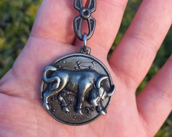 Taurus Zodiac Sign Keyring, Bull Keychain, Horoscope Gift, Bag Charm, Astrology Gift, Star Sign Keychain, Bull Charm Jewelry, Unisex Gift