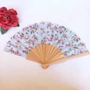 Abanico de mano con flores de cerezo, abanico floral, accesorio de fiesta, abanico español, regalo de boda, abanico contemporáneo