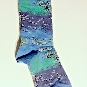 Monet&#39;s Water Lilies Socks: Ombré Art Socks with Stickers