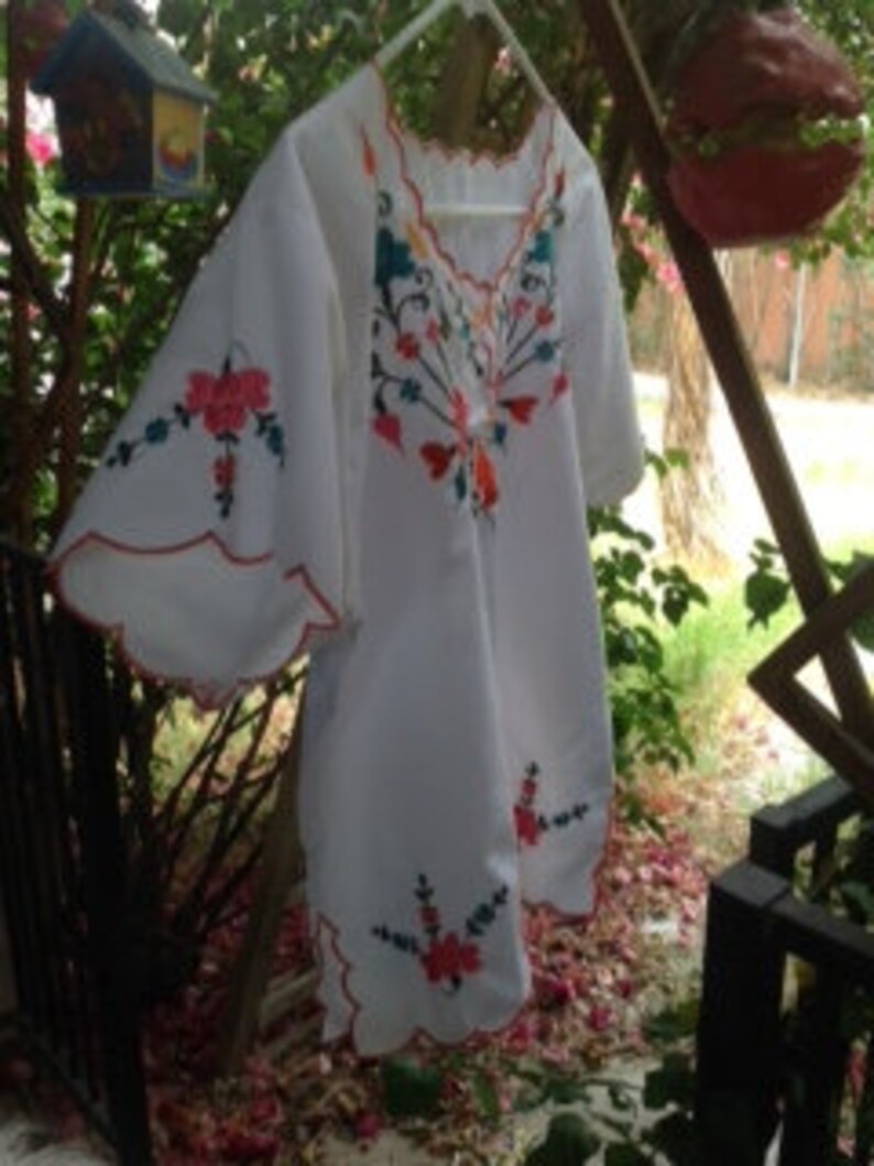 Finely Embroidered Flowers Gift for Girls Bohemian Peasant Blouse Beautiful Colorful Flowers,Red scalloped edging,European style Vintage