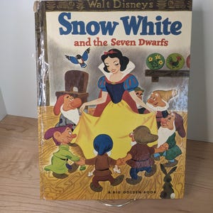 WD Snow White Children&#39;s Big Golden Book  1967