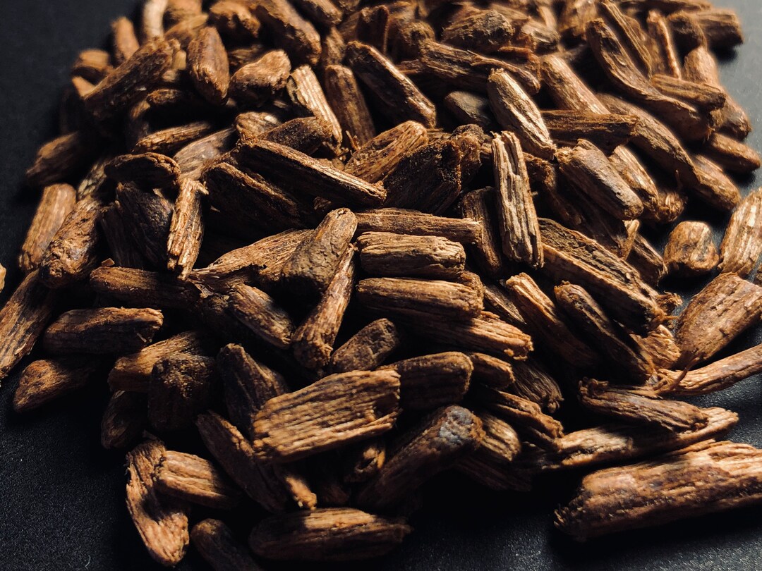 Vietnamese Yellow Kyara “grain”, Heated to Smell Natural Sweet Floral ...
