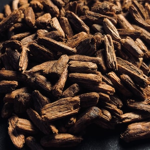 Ultimate Pure Vietnamese Yellow Kyara “Grain”, Natural Sweet Strong Floral Scent, 1 gram per order.