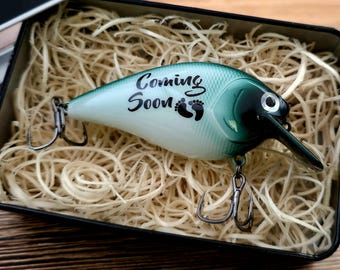 Baby Announcement Fishing Lure Gift for Dad to Be, Boy Girl or Neutral Reveal Keepsake, Pregnancy Reveal for a New Fishing Buddy