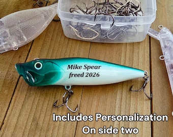 Personalized Fishing Gear Gift – Custom Hand Painted Fishing Lure for Dad, Husband or Grandpa, Unique Fisherman Keepsake