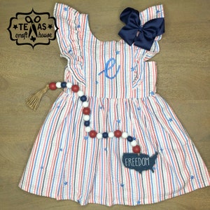 Vestido de manga con volantes de seersucker americana con monograma para niños pequeños