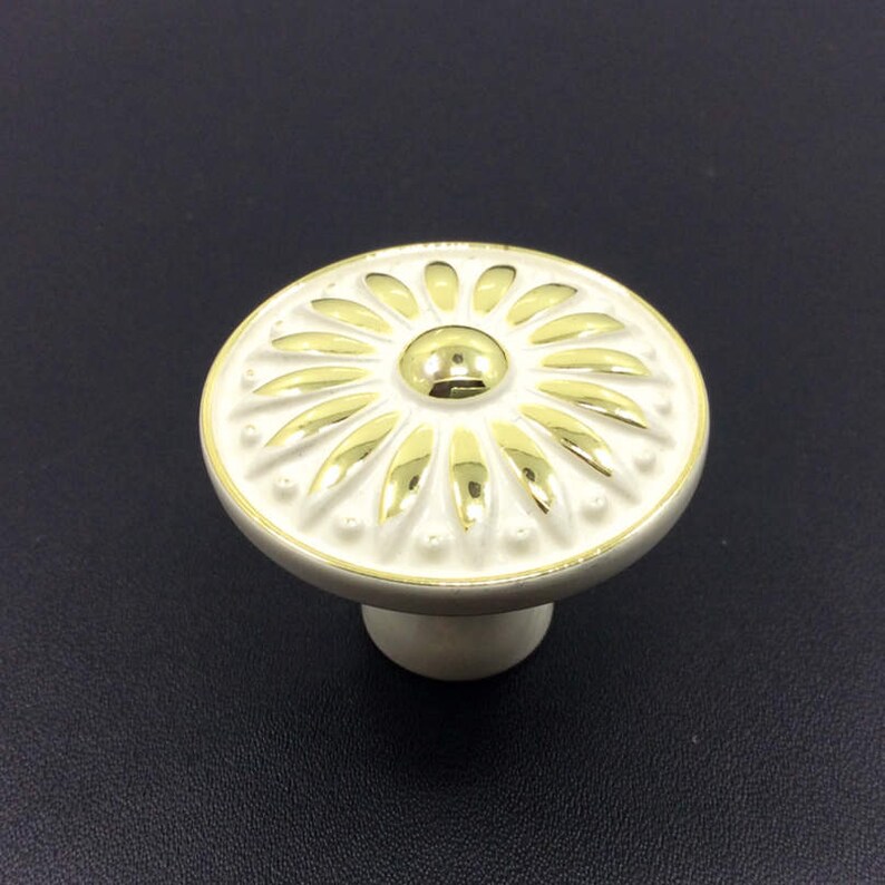 Brand New French Grey Shabby Chic Drawer Door Handles//knobs Ivory Flower Knob