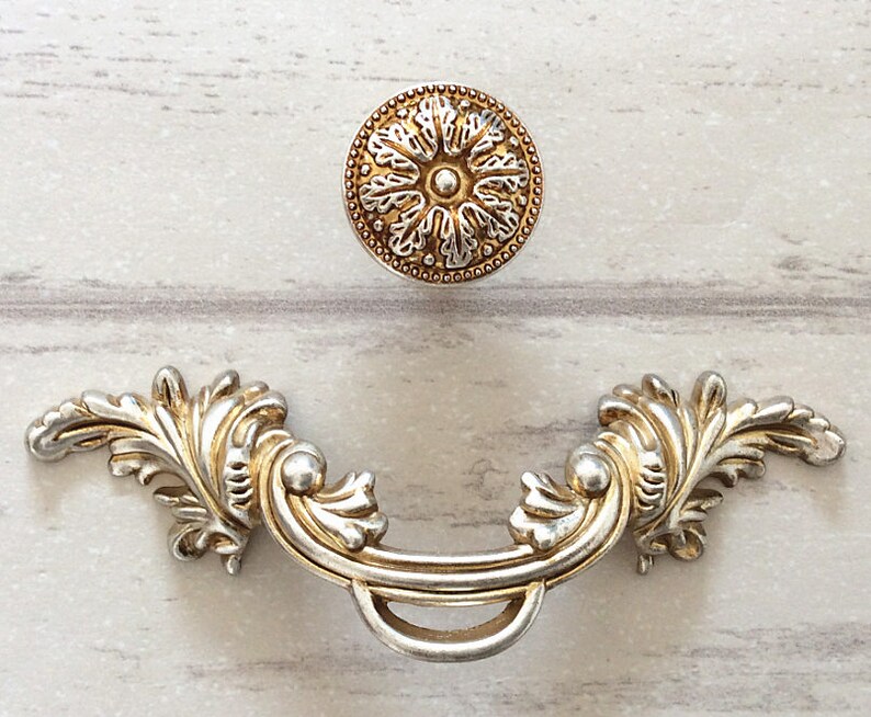 Brand New French Grey Shabby Chic Drawer Door Handles//knobs Ivory Flower Knob