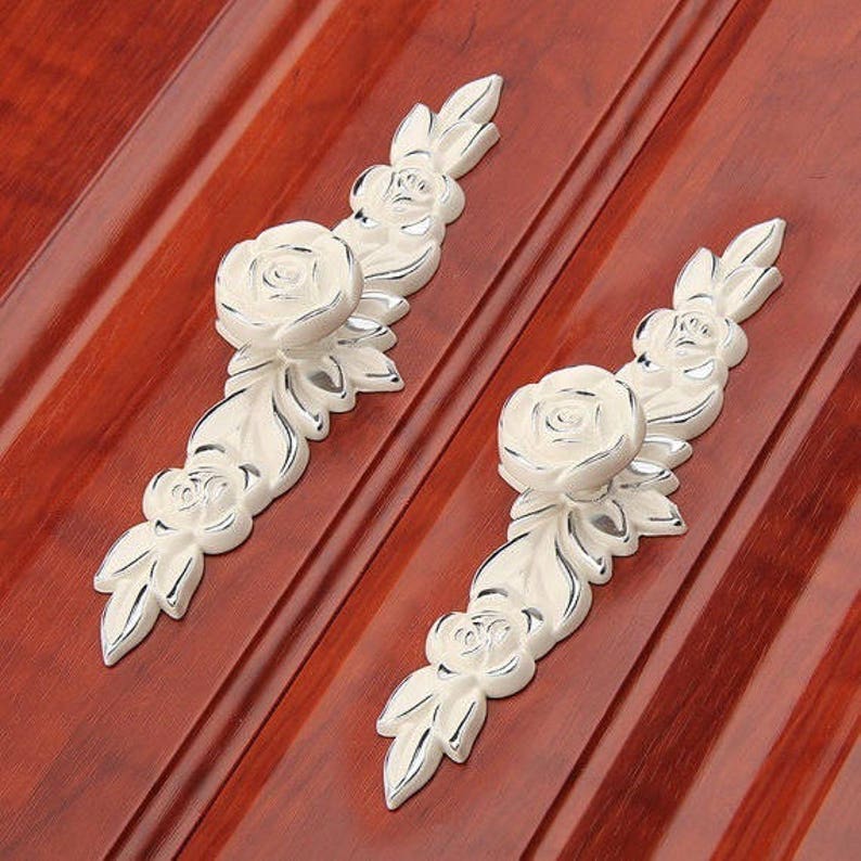 Shabby Chic Dresser Knobs Dresser Drawer Pulls Handles Ivory White Silver Cabinet Door Handle Knob Pull Hardware Rose Flower Knob Back Plate