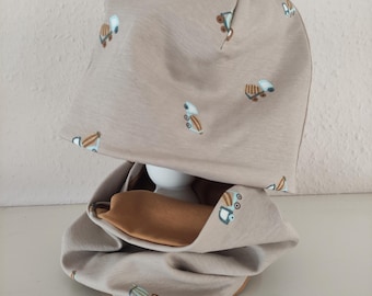 Beanie hat & loop in set Construction site