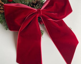 Deep red velvet pre tied bow, 8 inch dark red bow , single bow on wire, bow topper red, big red velvet bows