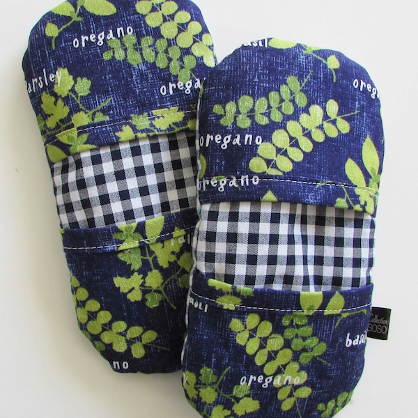 Origano microwave oven mitts “Les petits mitaines” from SOSO Collection.