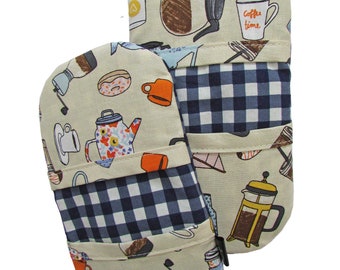 Microwave oven mitts “Les petits mitaines” from the SOSO Collection.