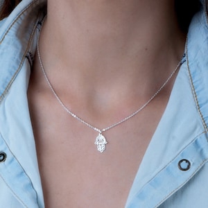Hamsa Necklace, Fatima Hand Necklace, Small Hamsa Pendnat, Delicate Necklace, Dainty Necklace, Hand Necklace, Silver, Rose Gold, NP1026
