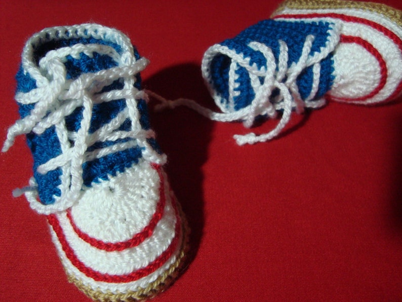 New Handmade Crocheted Girls Boys Unisex Baby Booties Athletic Sneakers 3-6 Months