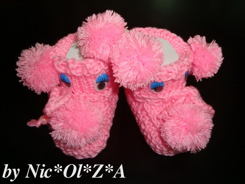 Spring Autum Baby Doggs HAT Winter SCARF /& BOOTIES Handmade Knitted Pink
