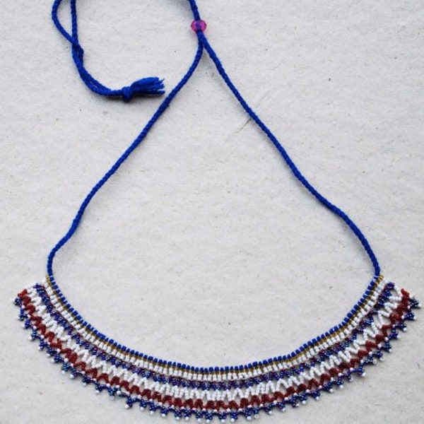 Collier de perles de la tribu Adivasi - Gujarat Inde -  parure tribale ethnique, bijoux indiens.