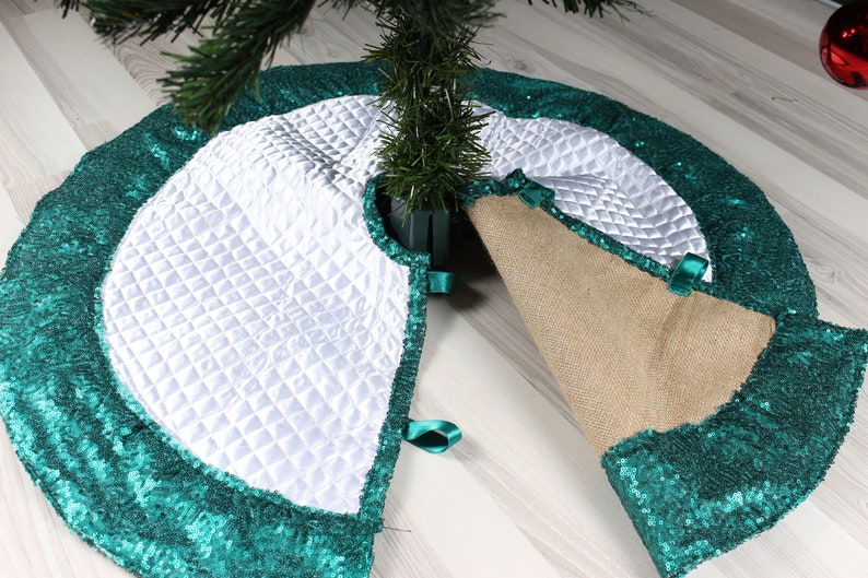 Red Tree Skirt With Sequins 