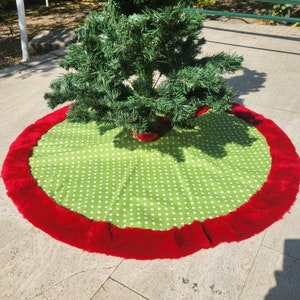 Red Green Christmas Tree Skirt with Faux Fur Trim, All Sizes Available, Polka Dotted Personalized Holiday Tree Skirt