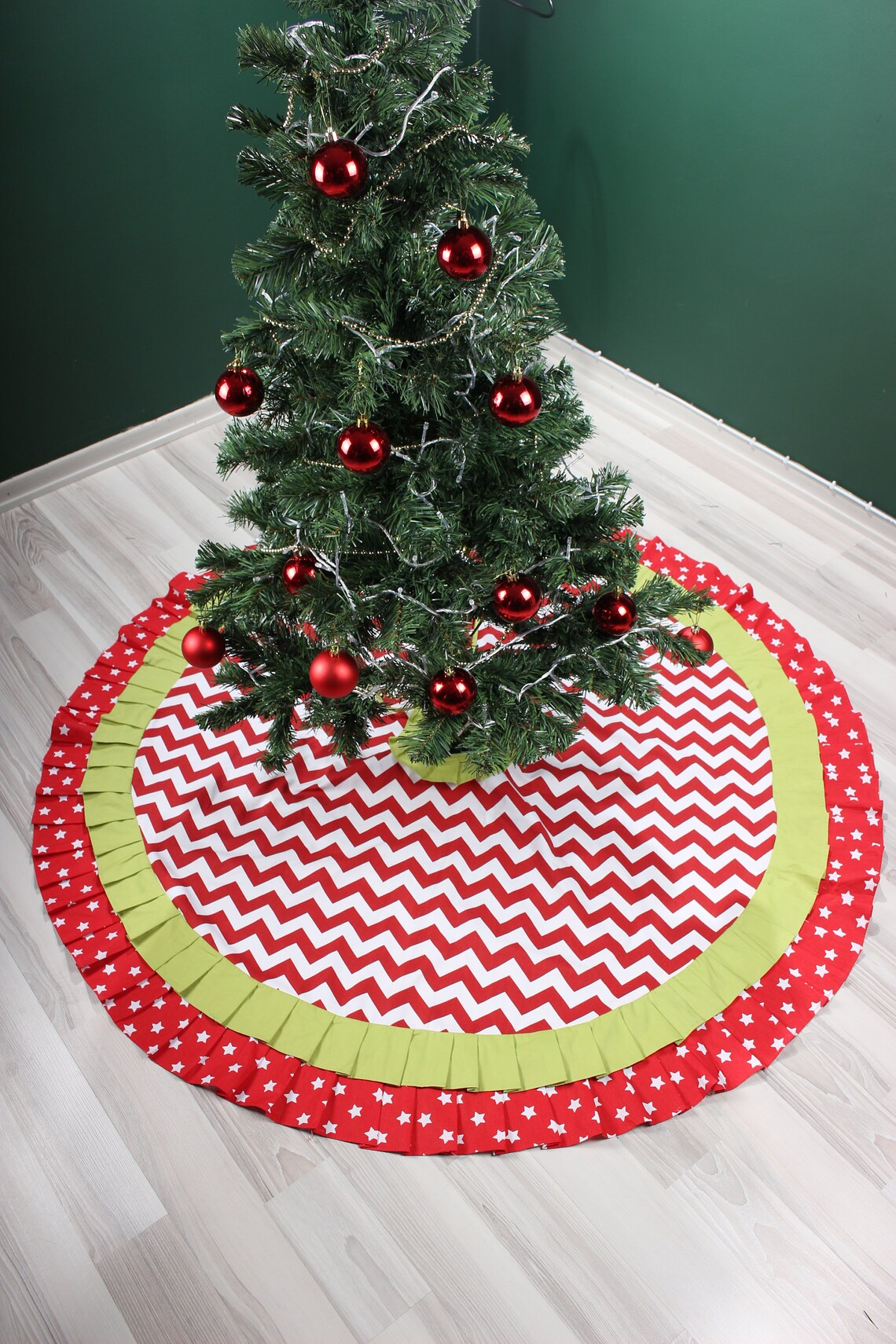Chevron Tree Skirt Red White Tree Skirt Christmas Tree Etsy