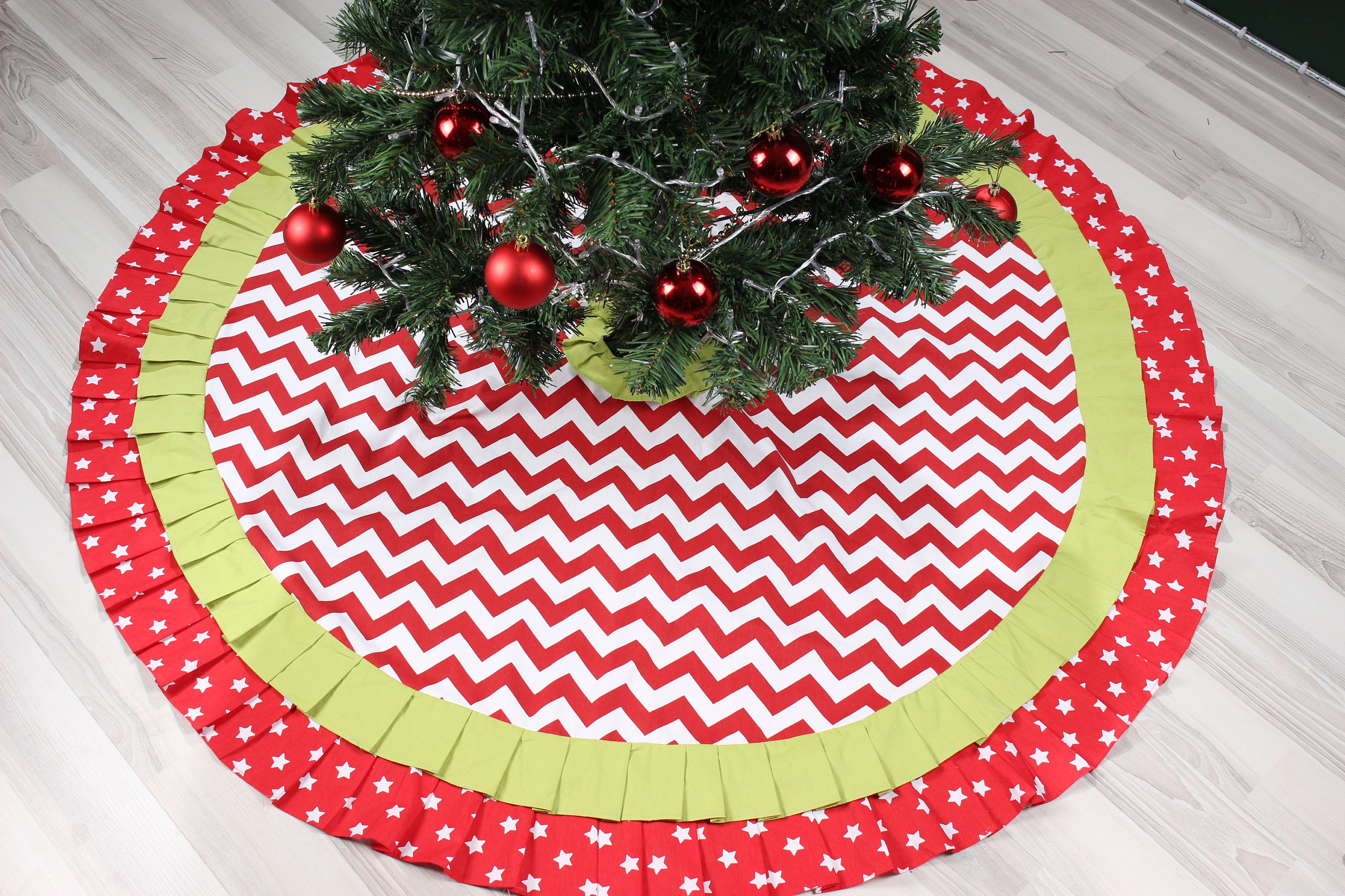 Chevron Tree Skirt Red White Tree Skirt Christmas Tree Etsy