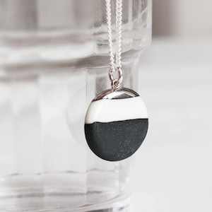 Porcelain dual-textured necklace with hand-painted platinum lustre