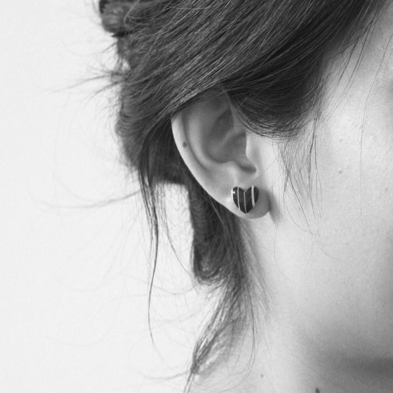 Horizontal line porcelain stud earring in heart shape gift for sister girlfriend ready to ship with tracknumber mothers day gift
