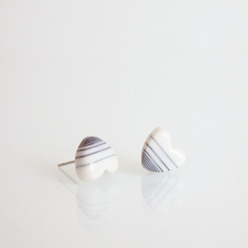 Horizontal line porcelain stud earring in heart shape gift for sister girlfriend ready to ship with tracknumber mothers day gift