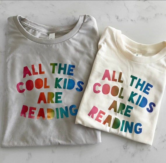 Cool kids are reading - cool grey tee