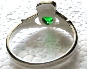 Anillo Claddagh De Plata De Ley 925 Con Corazón Irlandés Con Piedras Verdes CZ (4), Circonita, Zirconia Cúbica : Claddagh Gold
