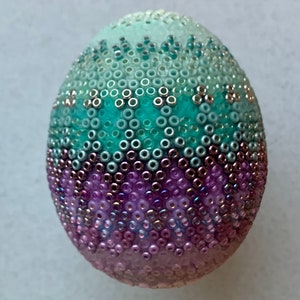 Perlenei Türkis & Violett Pysanky Osterei Beadwork Bild 4