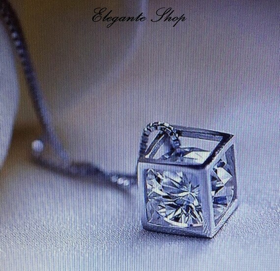 ネックレス・ペンダント Monday Edition _ Square Crystal Pendant Necklace Square Crystal Pendant Necklace – Tomorrows Offers