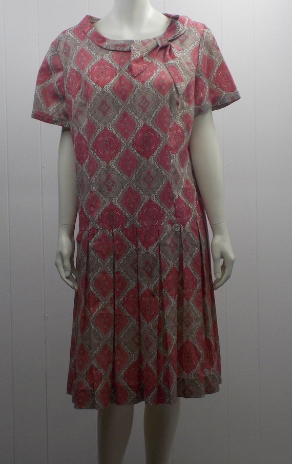 Darling 1950 Short Sleeve Dress with Pleats/Drop W