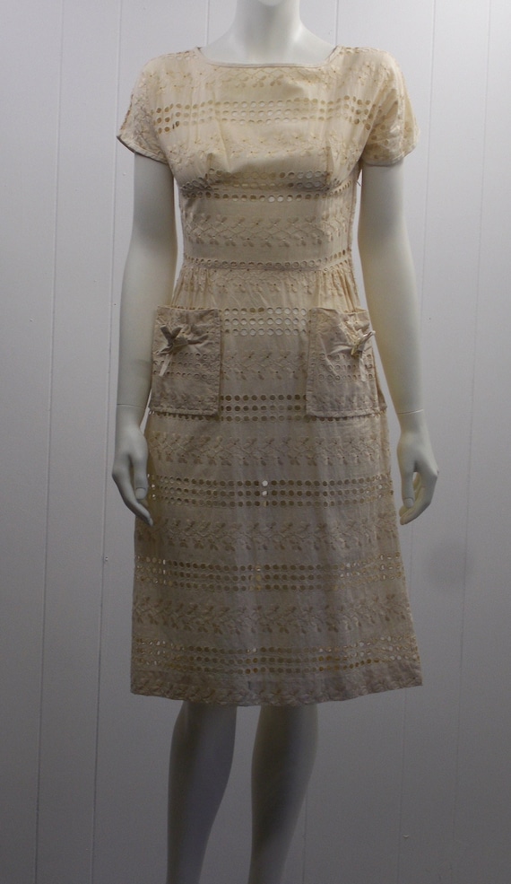 Adorable Beige Eyelet Dress from the 40's!  Altern