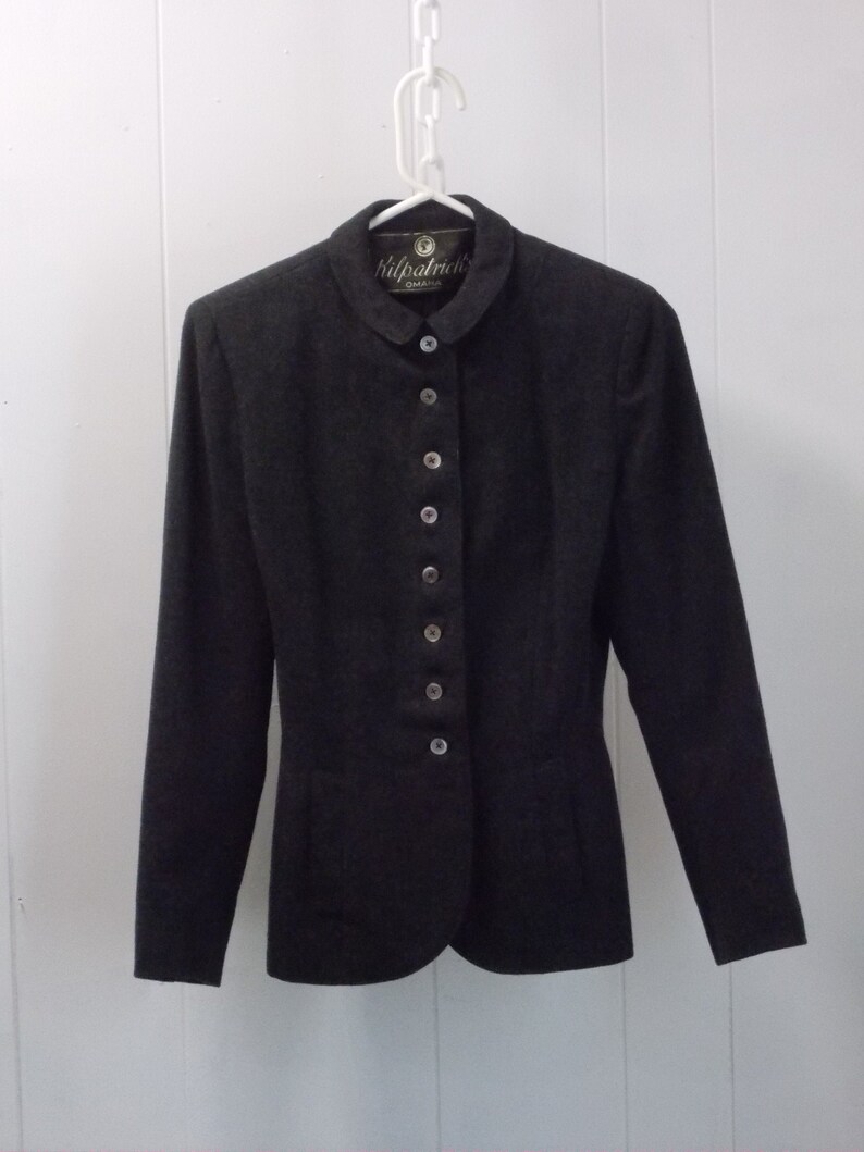 8 Vintage Buttons...Fitted 1950 Tailored by Bardley Kilpatrick/'s Omaha Gray Wool JacketBlazer for Country and Town....Peter Pan Collar