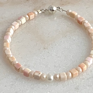 Peach Shell and Pearl Bracelet, Cultured Pearl, Crystal, Women's Jewelry, Beaded Bracelet,Precious Gemstone, Healing Stones,Magnet Clasp