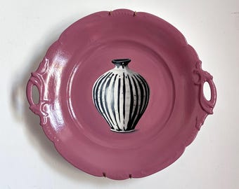 Black & White Vase. Painting on a Plate Collection. 27.5cm x 25cm