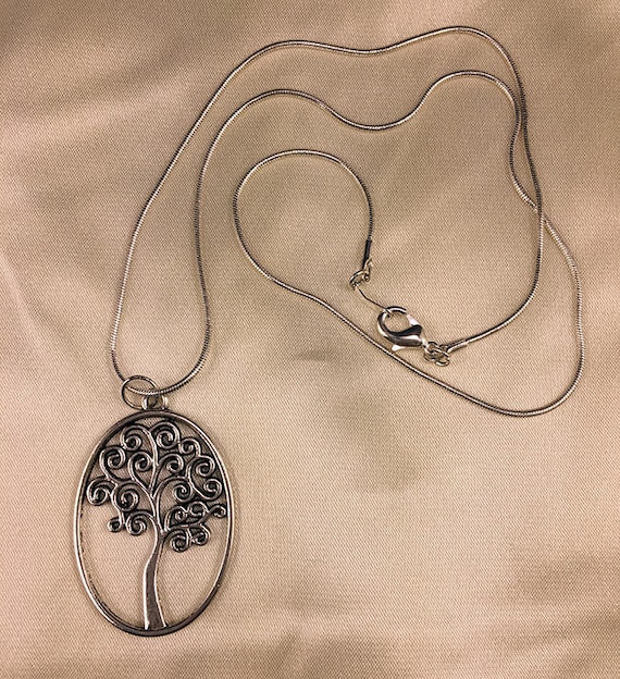 Oval Tree of Life Pendant Necklace - Silver Curly Minimalist Tree of Life Necklace - Eitz Chaim Necklace - Jewish Jewelry - Nature Necklace