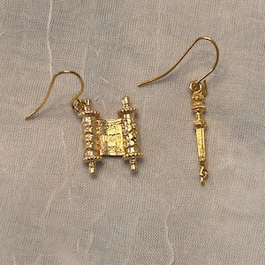 K&#39;riat HaTorah Earrings, Mismatched Torah Scroll and Yad Jewish Jewelry, 3-D Judaica Torah and Yad Jewelry - AspenTreeJewelry