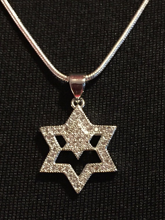 STAR NECKLACE SILVER W/CRYSTALS STAR NECKLACE SILVER W/CRYSTALS