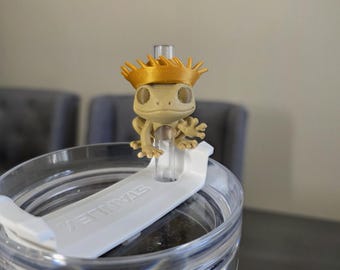 3D Printed Coquí Frog Straw Charm | Golden Pava Hat Tumbler 10mm Straw Accessory
