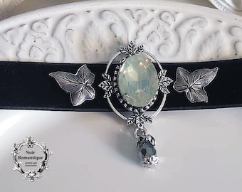 Deadly Ivy choker- velvet choker-fairy choker-flourish choker-gothic choker-nature-green choker